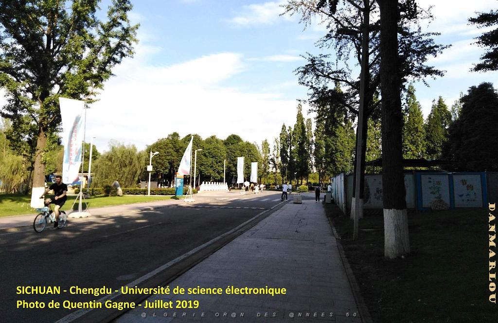 Chengdu- Universite Science electronique 028.jpg